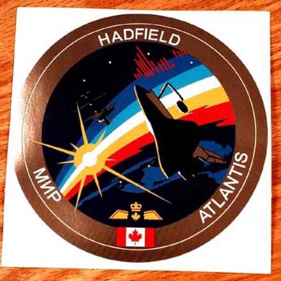 CHRIS HADFIELD 1995 STS-74 PERSONAL STICKER, OFFICIAL ASTRONAUT FULL COLOUR DESI - Picture 1 of 1